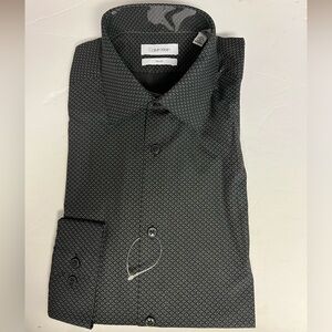 Calvin Klein slim fit long sleeve dress shirt. 15 1/2. 32/33 . Medium.